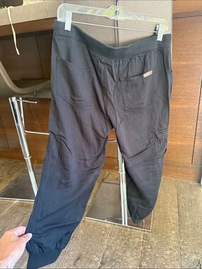 Roxy Black Women's Capris with Elastic Waist